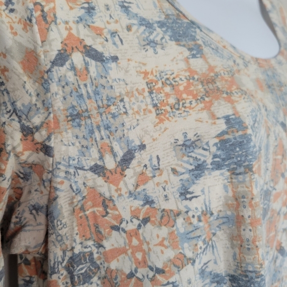 LuLaRoe Small Short Sleeve Blouse Beige Blue Orange Pattern Oversized Fit Tunic - Picture 4 of 7